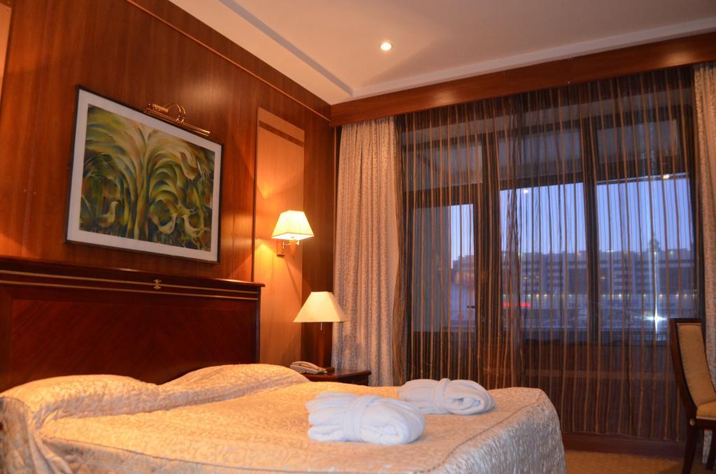 Astana Park Hotel Стая снимка